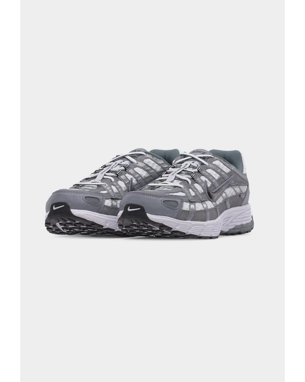 Nike P6000 METALLIC COOL GREY